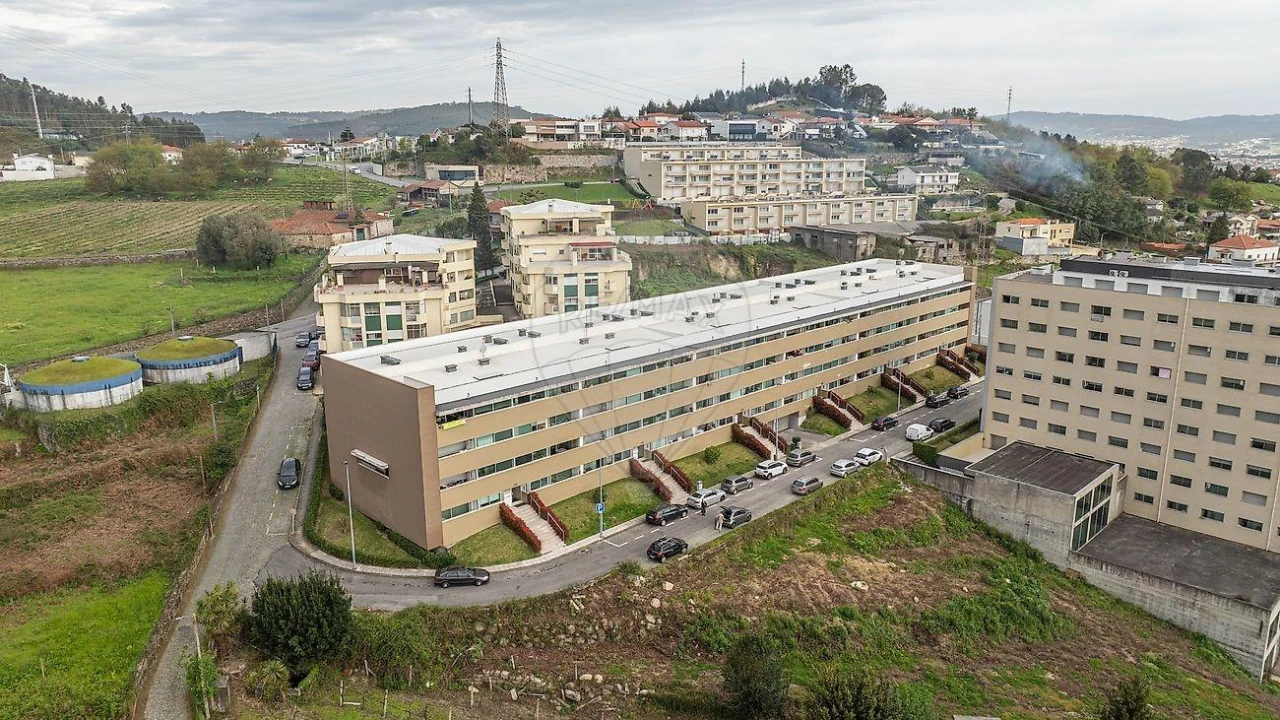 Apartamento T2 para Venda em Selho (São Jorge) Foto 5