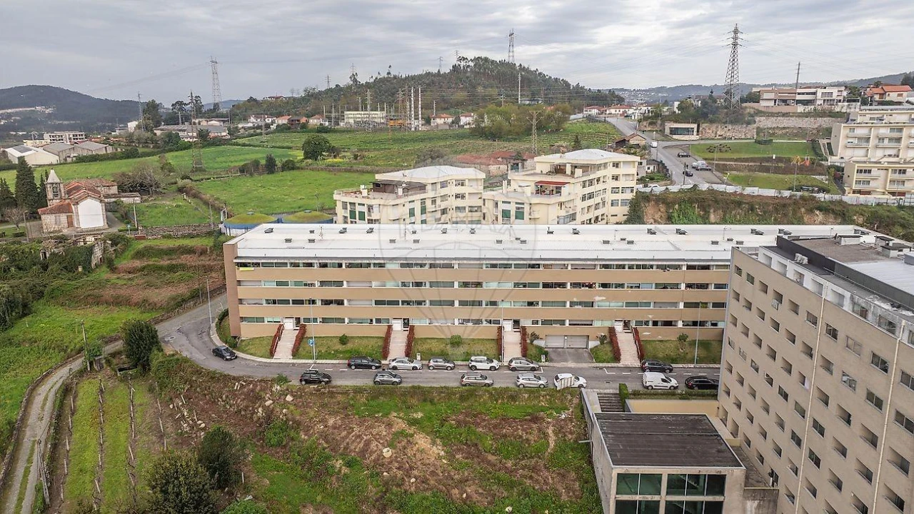 Apartamento T2 para Venda em Selho (São Jorge) Foto 6