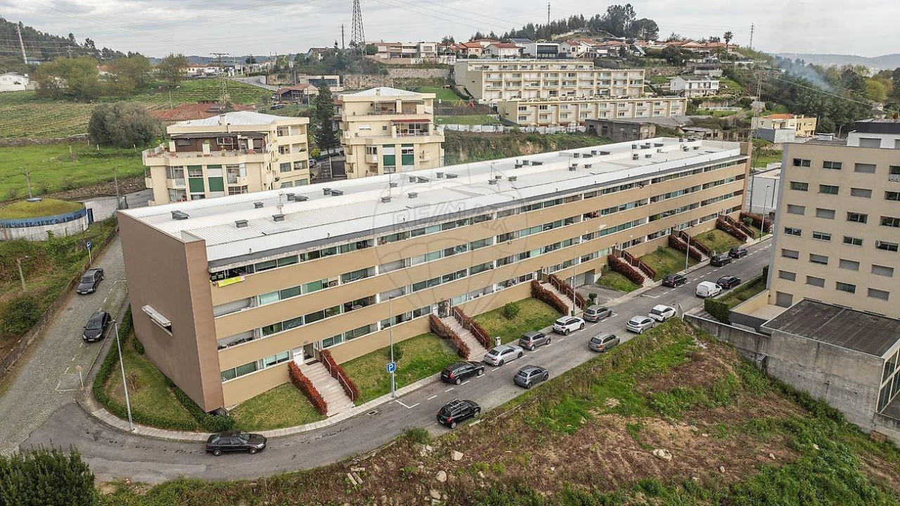 Apartamento T2 para Venda em Selho (São Jorge) Foto 8
