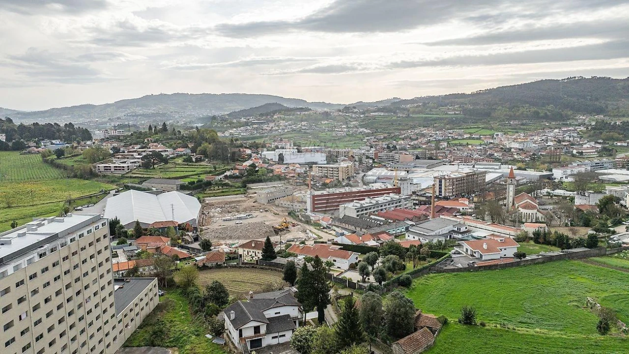 Apartamento T2 para Venda em Selho (São Jorge) Foto 9