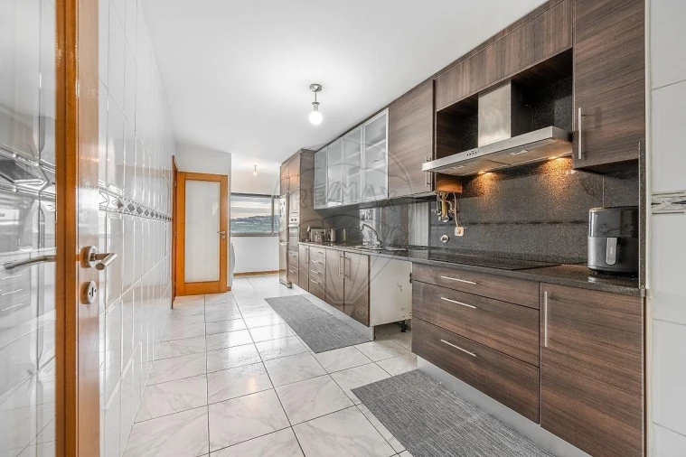 Apartamento T2 para Venda em Selho (São Jorge)