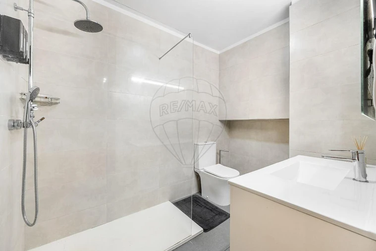 Apartamento T2 para Venda em Selho (São Jorge) Foto 26