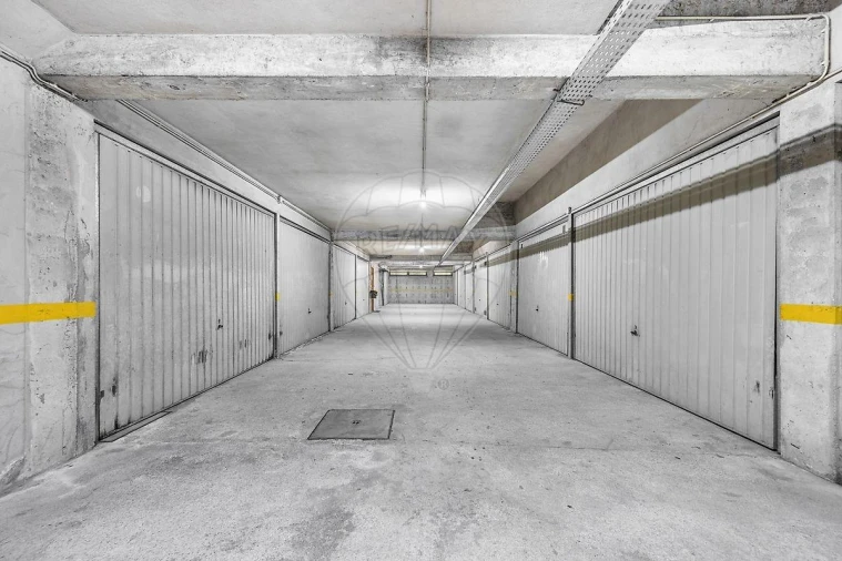 Apartamento T2 para Venda em Selho (São Jorge) Foto 27