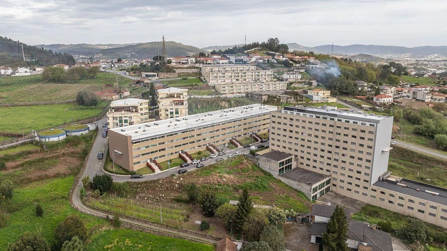 Apartamento T2 para Venda em Selho (São Jorge) Foto 4