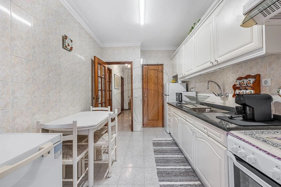 Apartamento T2 para Venda em Cidade da Maia Foto 18