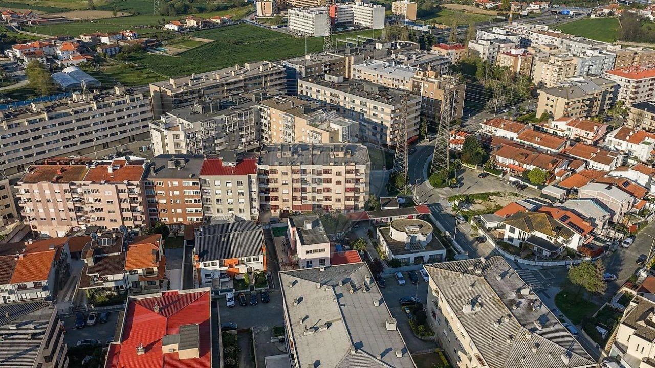 Apartamento T2 para Venda em Cidade da Maia Foto 6