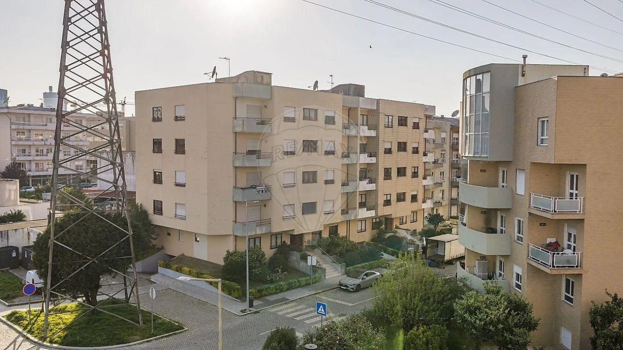 Apartamento T2 para Venda em Cidade da Maia Foto 8