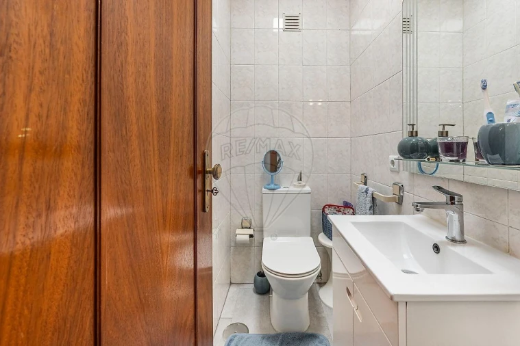 Apartamento T2 para Venda em Cidade da Maia Foto 14