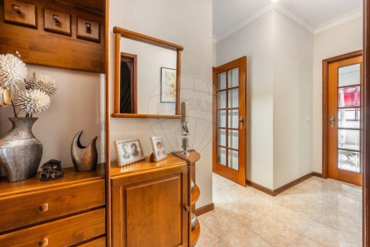 Apartamento T2 para Venda em Cidade da Maia Foto 16