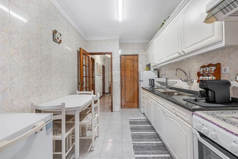 Apartamento T2 para Venda em Cidade da Maia Foto 18