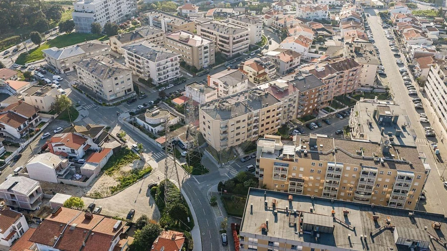 Apartamento T2 para Venda em Cidade da Maia Foto 3