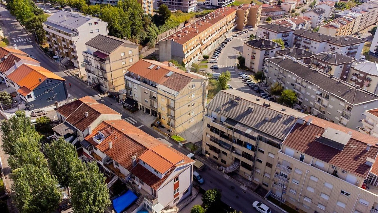 Apartamento T4 para Venda em Braga (Maximinos, Sé e Cividade) Foto 20