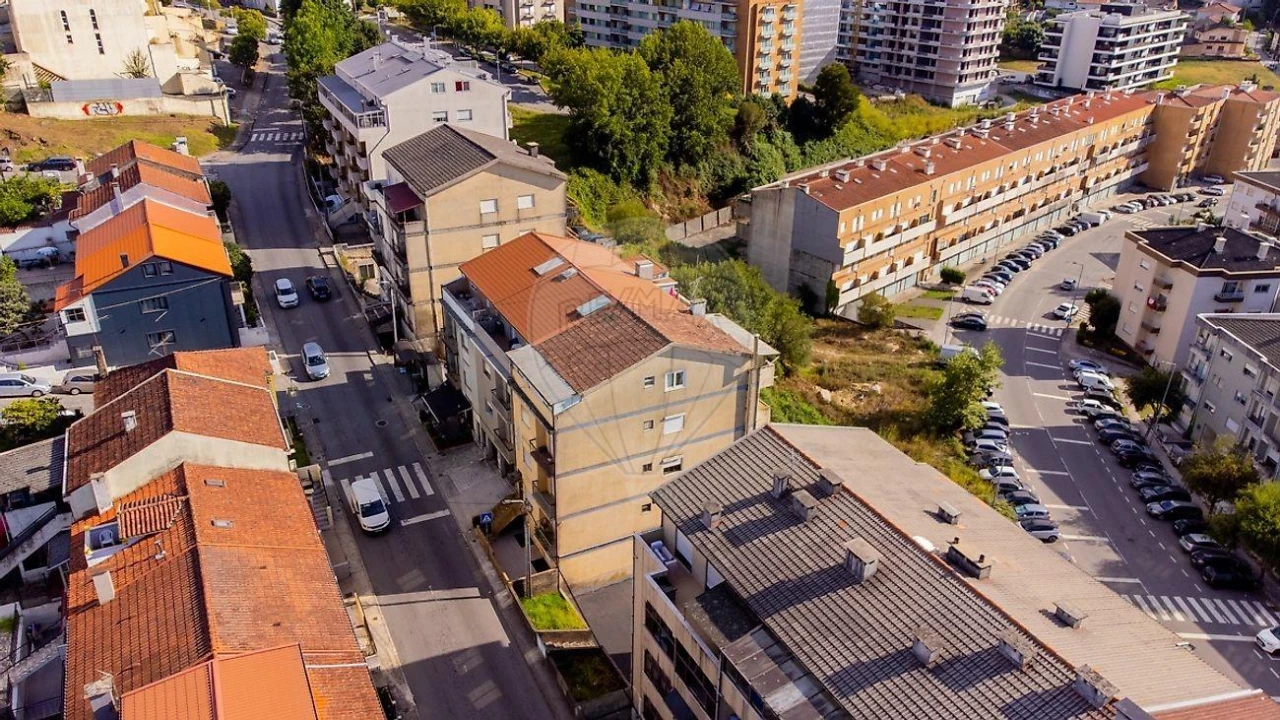 Apartamento T4 para Venda em Braga (Maximinos, Sé e Cividade) Foto 24