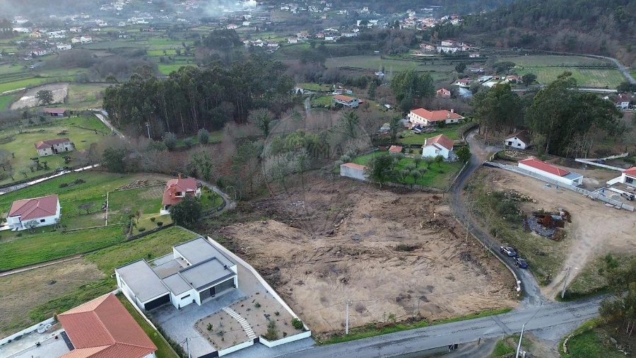 Terreno para Venda em Navió e Vitorino dos Piães Foto 1
