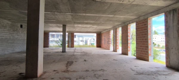 Armazém para Venda em Sacavém e Prior Velho