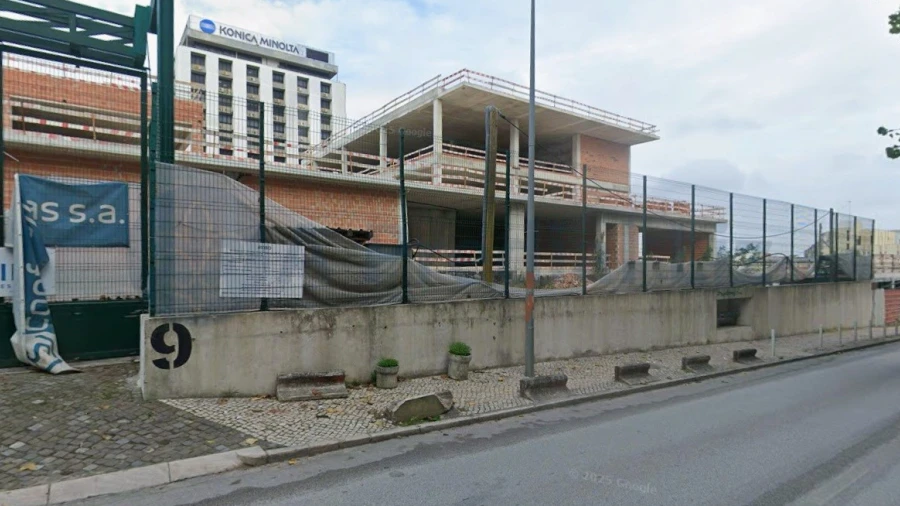 Armazém para Venda em Sacavém e Prior Velho