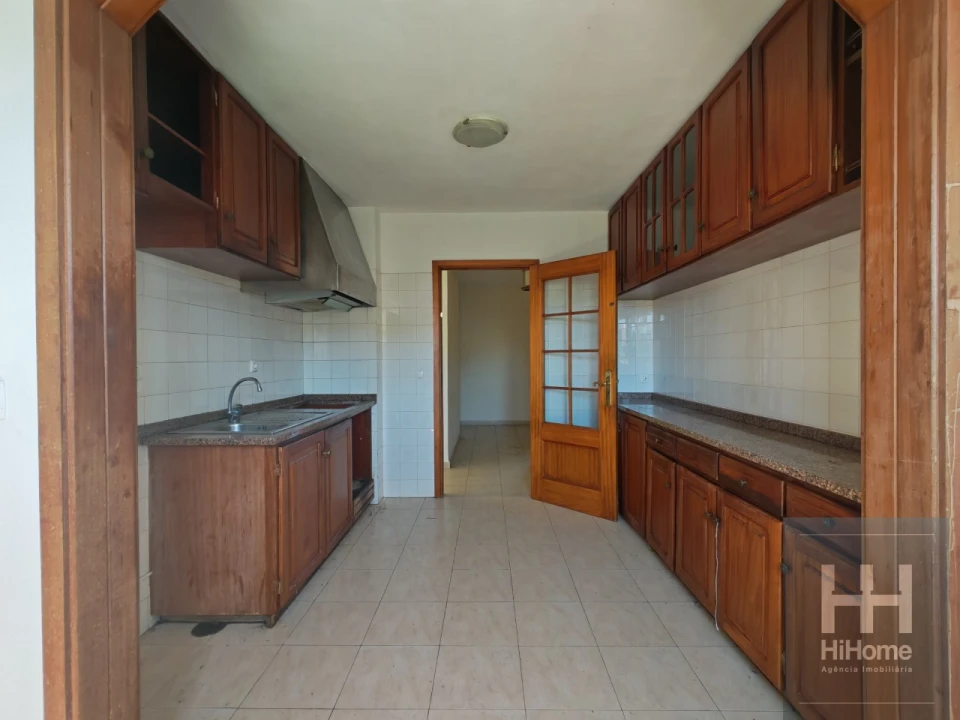Apartamento T3 para Venda em São Martinho Foto 16