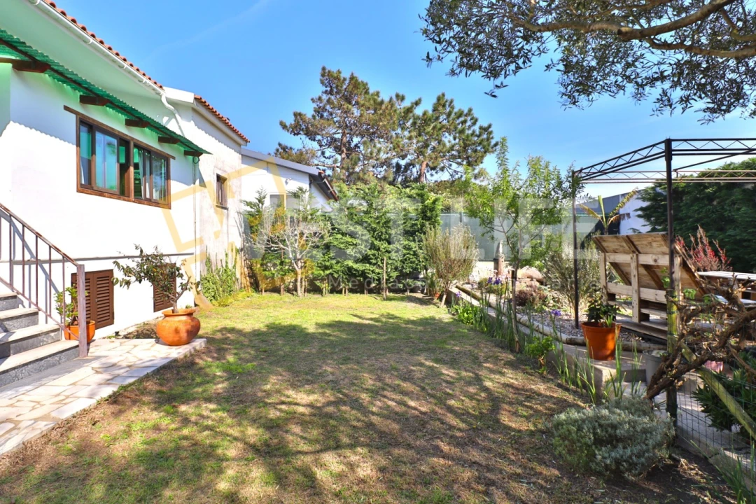 Moradia T4 para Venda em Silveira Foto 2