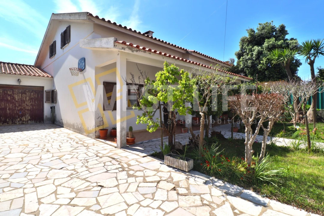 Moradia T4 para Venda em Silveira Foto 4