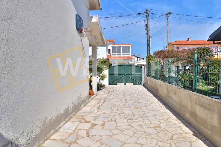 Moradia T4 para Venda em Silveira Foto 30