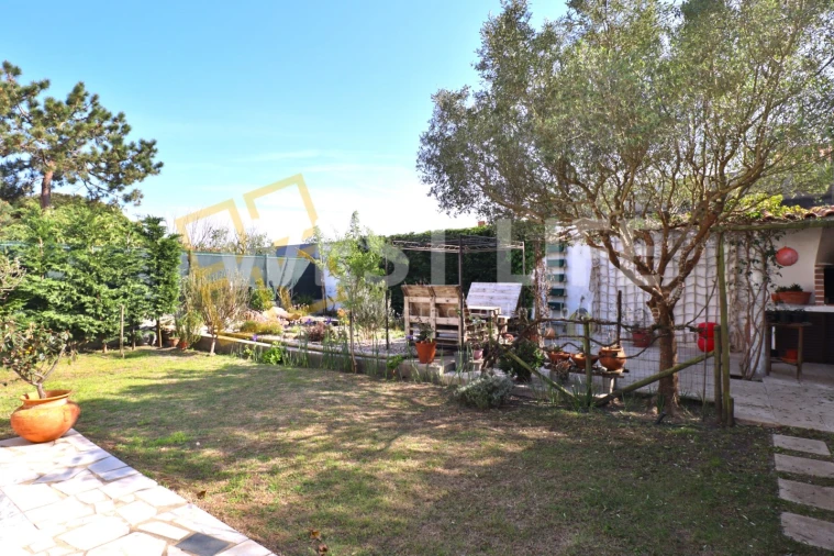 Moradia T4 para Venda em Silveira Foto 35