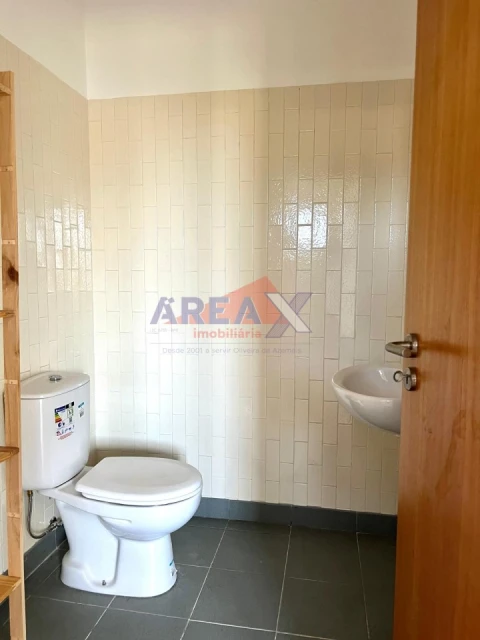 Loja para Venda em Nogueira do Cravo e Pindelo