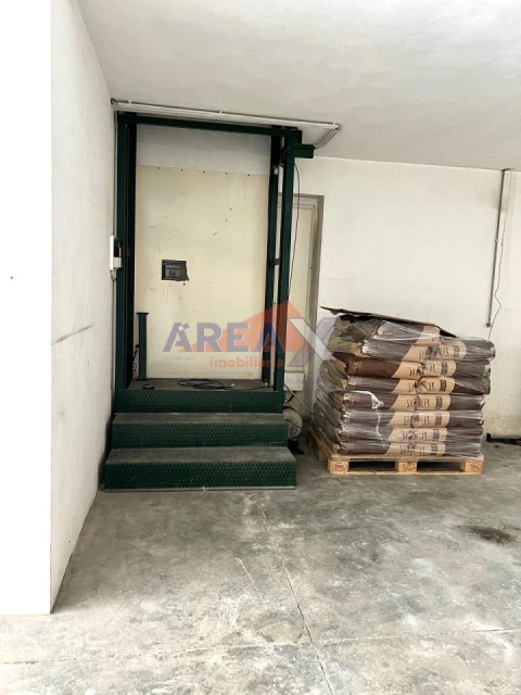 Loja para Venda em Nogueira do Cravo e Pindelo