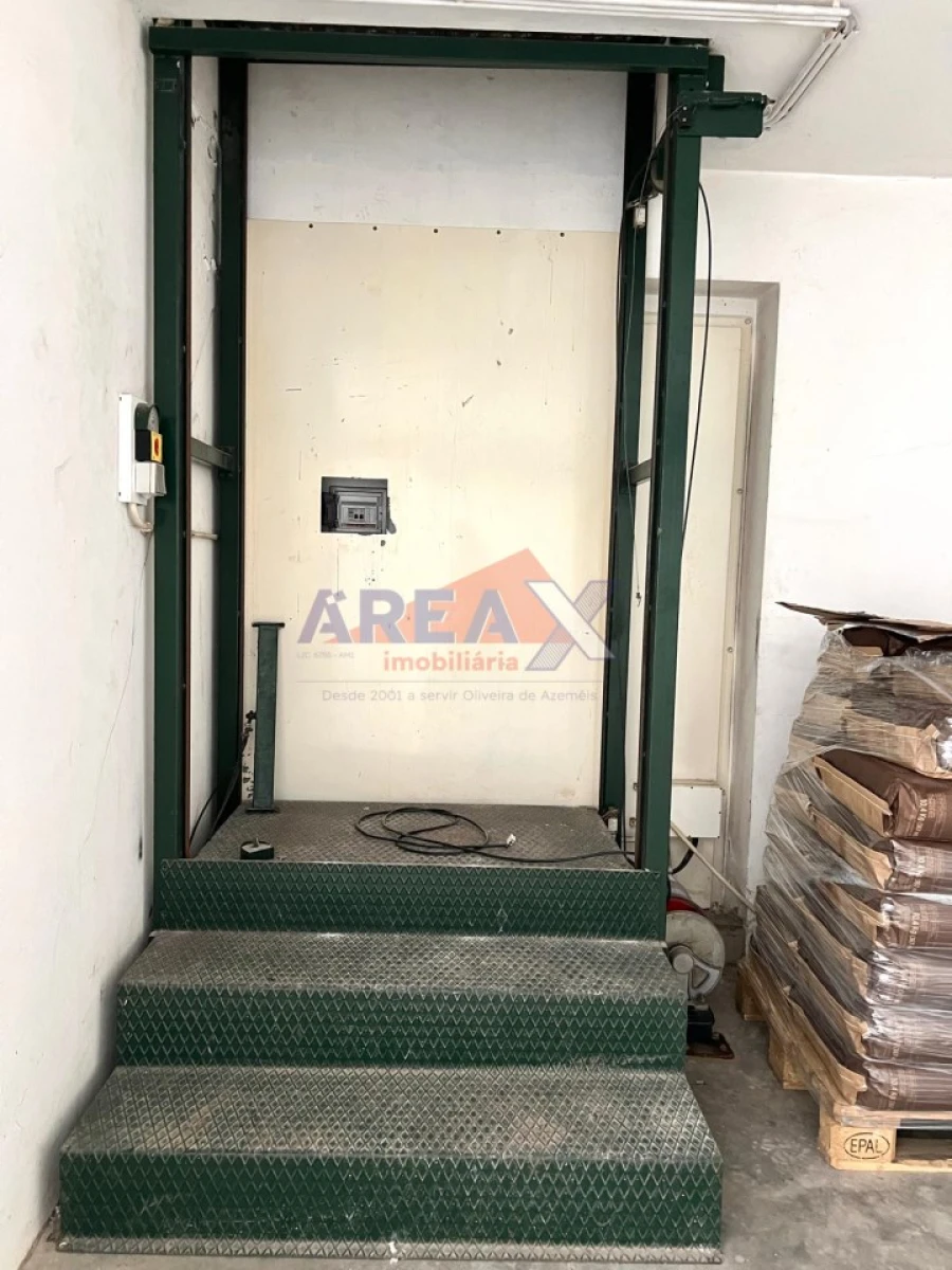 Loja para Venda em Nogueira do Cravo e Pindelo Foto 12