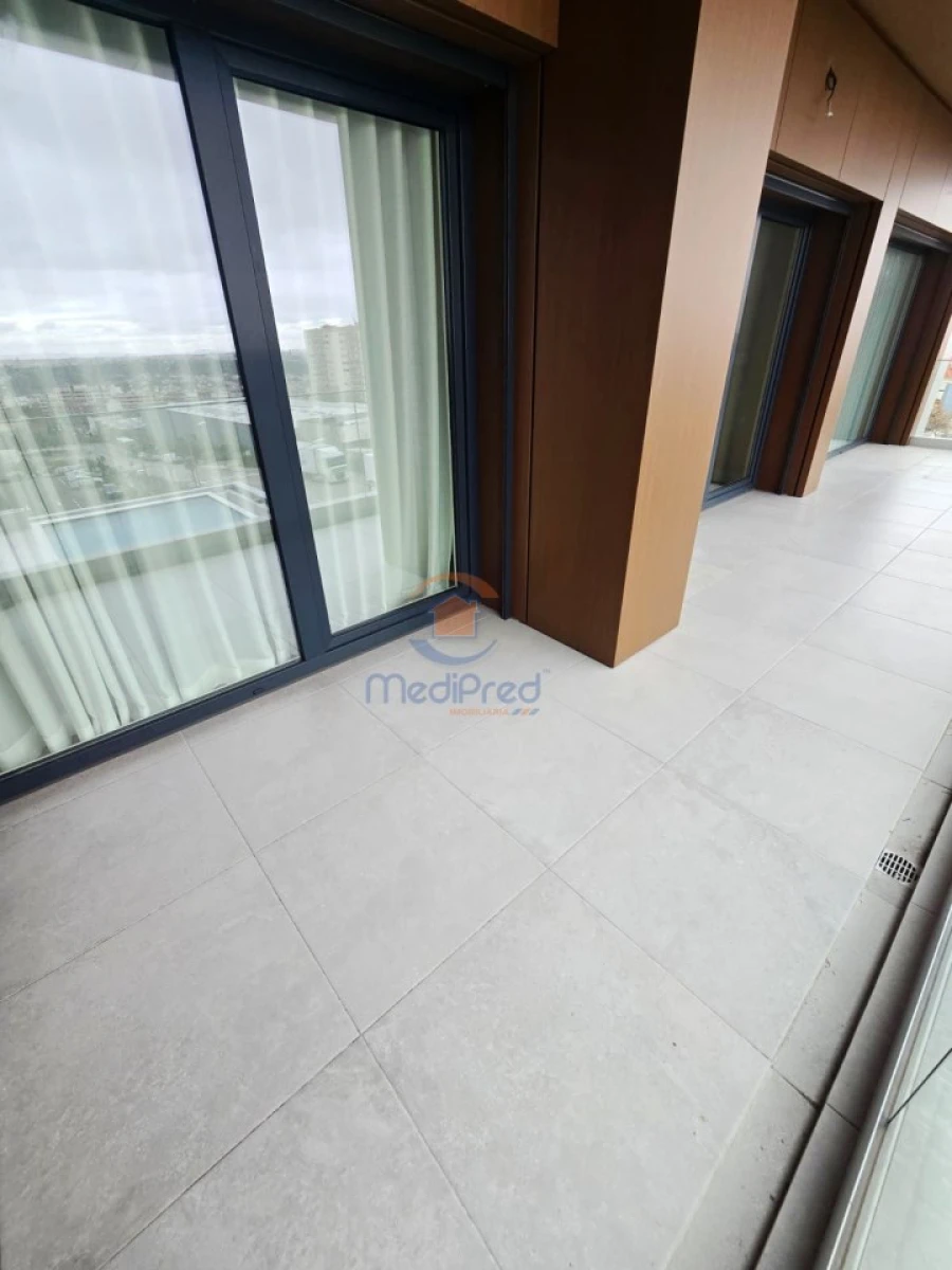 Apartamento T3 para Venda em Pontinha e Famões Foto 26