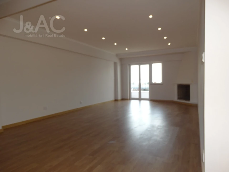 Apartamento T3 para Venda em Alcabideche Foto 9