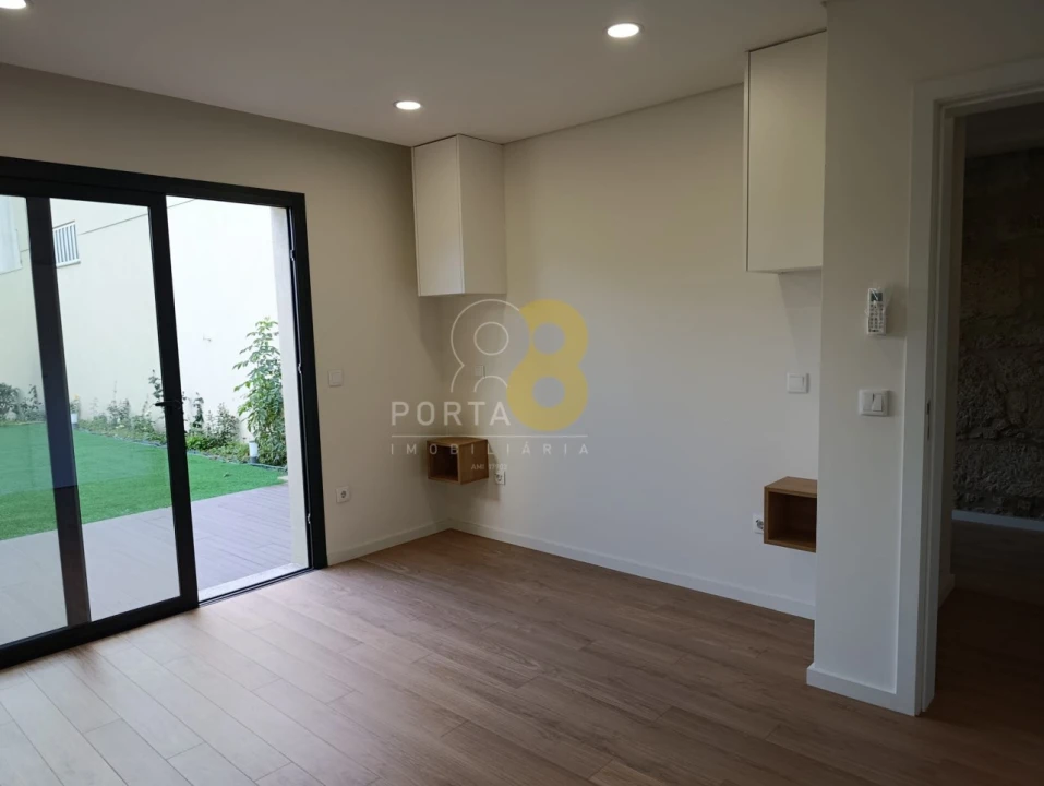 Apartamento T1 para Venda em Cedofeita, Santo Ildefonso, Sé, Miragaia, São Nicolau e Vitória Foto 11