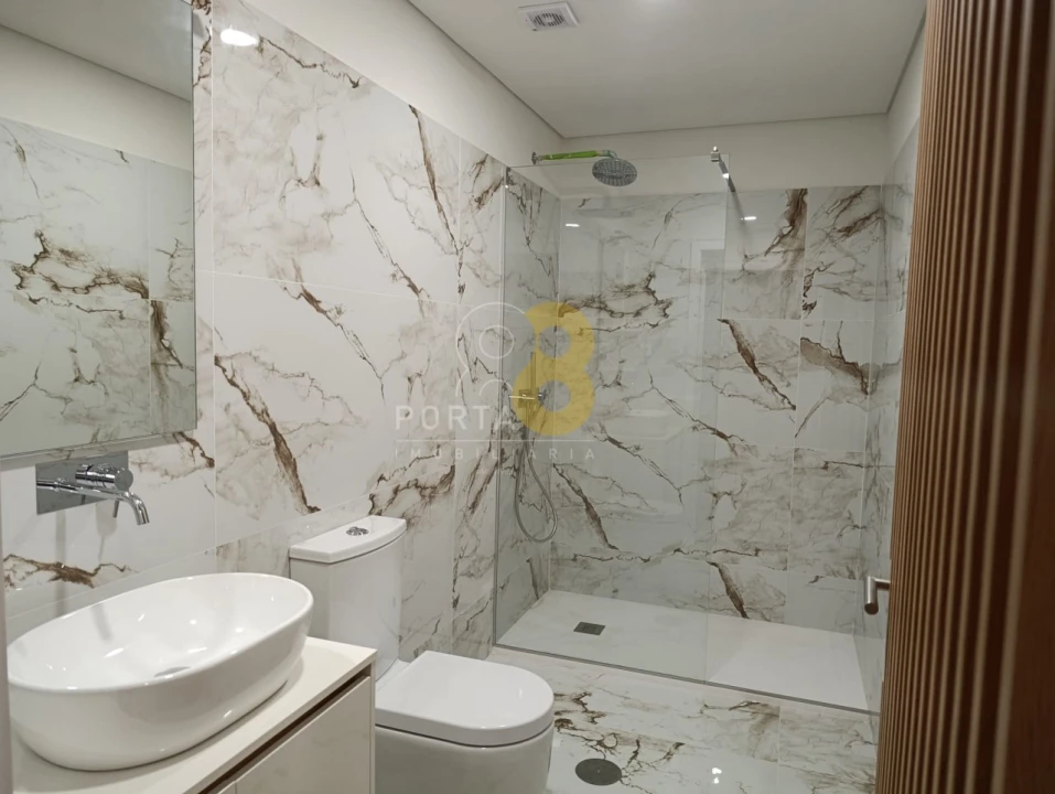 Apartamento T1 para Venda em Cedofeita, Santo Ildefonso, Sé, Miragaia, São Nicolau e Vitória Foto 22