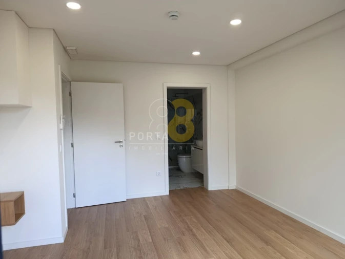 Apartamento T1 para Venda em Cedofeita, Santo Ildefonso, Sé, Miragaia, São Nicolau e Vitória Foto 8