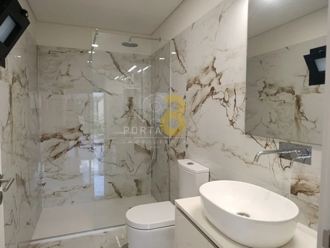 Apartamento T1 para Venda em Cedofeita, Santo Ildefonso, Sé, Miragaia, São Nicolau e Vitória Foto 9