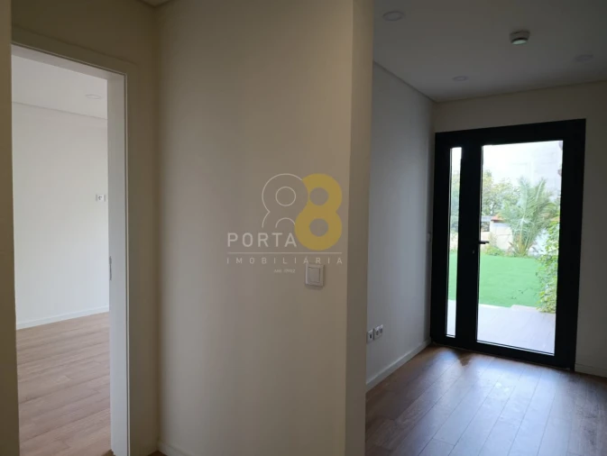 Apartamento T1 para Venda em Cedofeita, Santo Ildefonso, Sé, Miragaia, São Nicolau e Vitória Foto 16