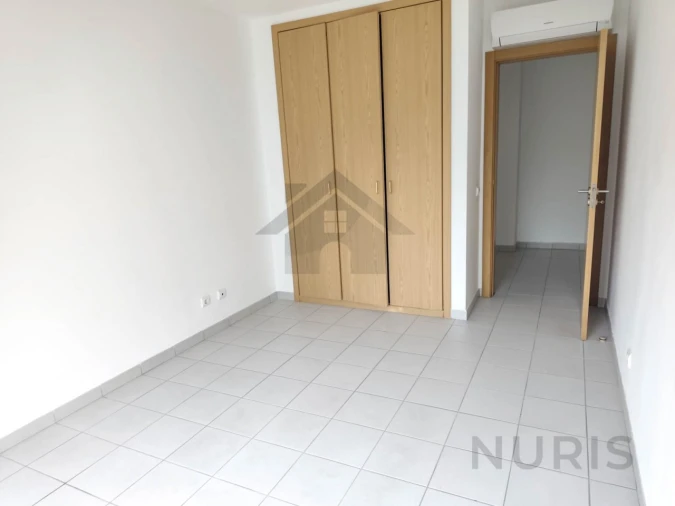 Apartamento T3 para Arrendamento em Portimão Foto 7
