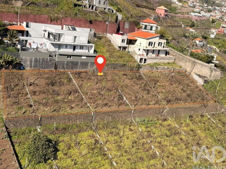 Terreno para Venda em Estreito de Camara de Lobos Foto 1