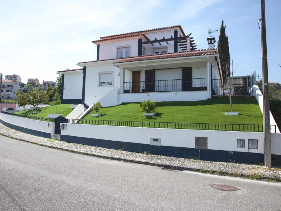 Moradia T4 para Venda em Serra e Junceira Foto 2