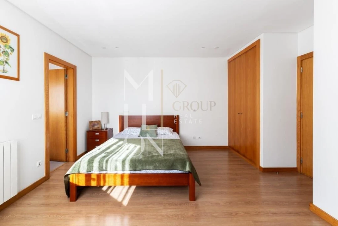 Apartamento T3 para Venda em Arcozelo Foto 14