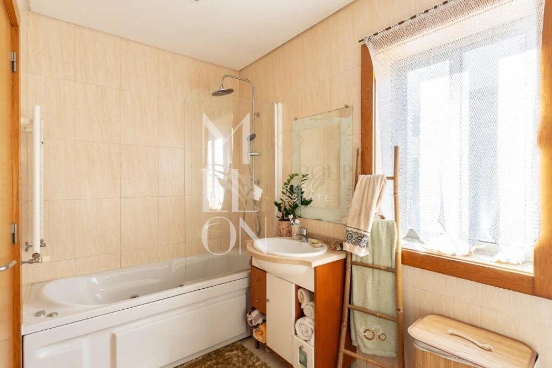 Apartamento T3 para Venda em Arcozelo Foto 18