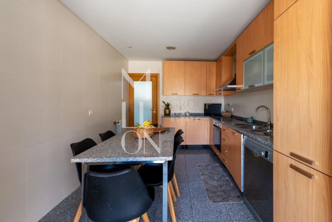 Apartamento T3 para Venda em Arcozelo Foto 9