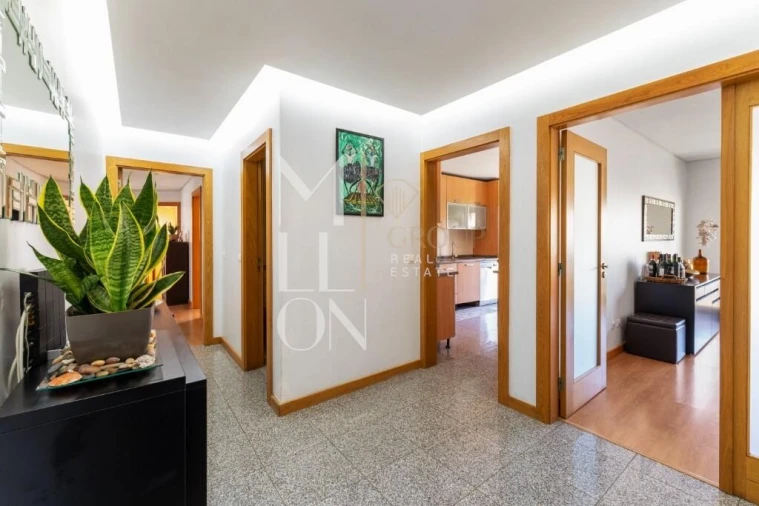 Apartamento T3 para Venda em Arcozelo Foto 7