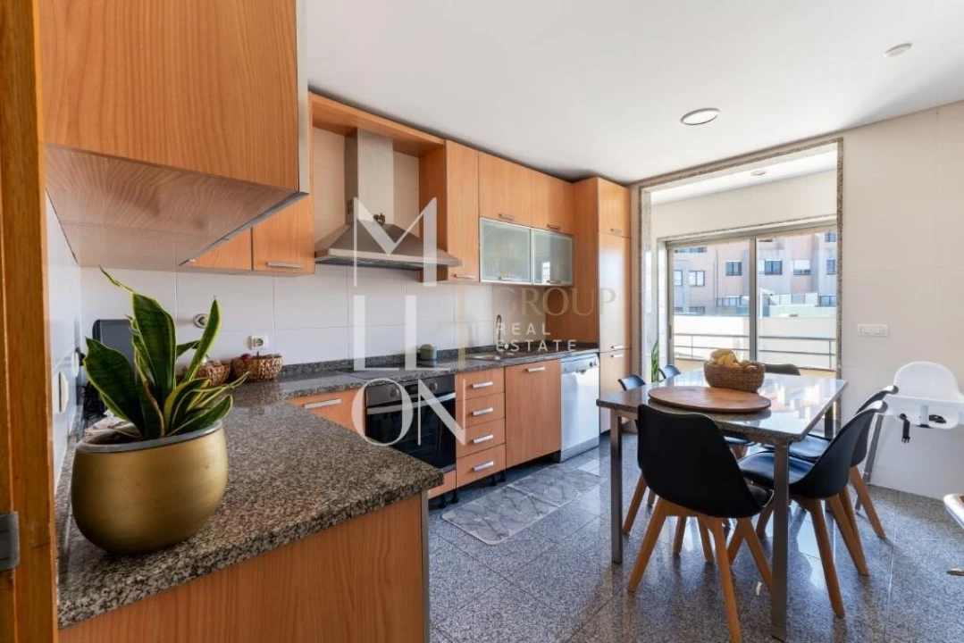 Apartamento T3 para Venda em Arcozelo Foto 8