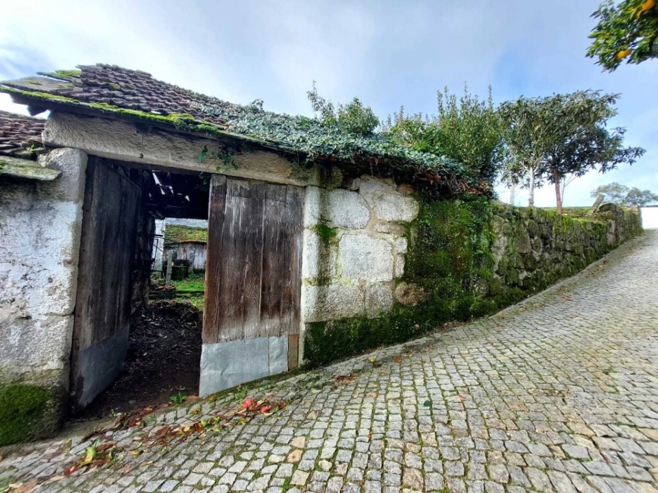 Moradia T2 para Venda em Fonte Arcada Foto 1