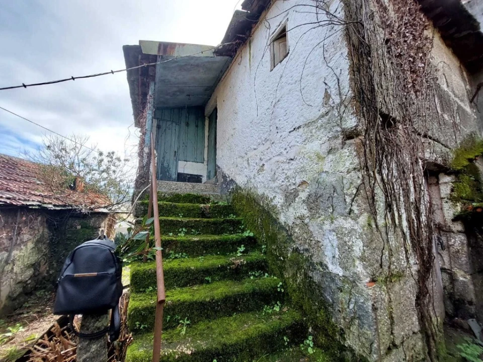 Moradia T2 para Venda em Fonte Arcada Foto 10