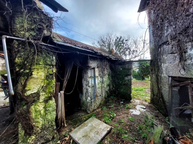 Moradia T2 para Venda em Fonte Arcada Foto 5