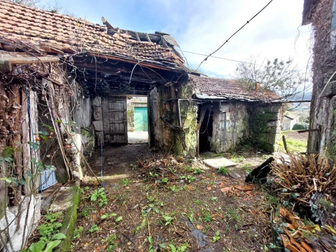 Moradia T2 para Venda em Fonte Arcada Foto 6