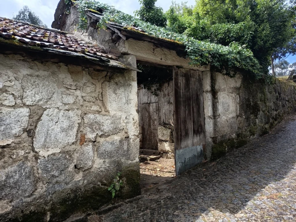Moradia T2 para Venda em Fonte Arcada Foto 22