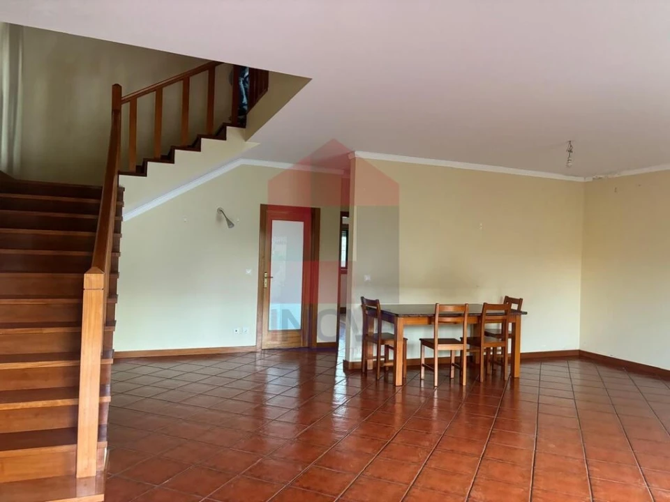 Moradia T4 para Venda em Lage Foto 14