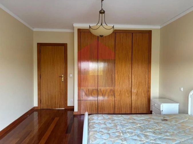 Moradia T4 para Venda em Lage Foto 18